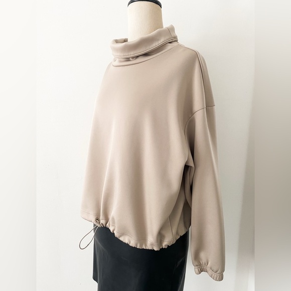 Joe Fresh Activewear Women’s Cowl Neck Top with Adjustable Hem- Size M - Picture 3 of 8